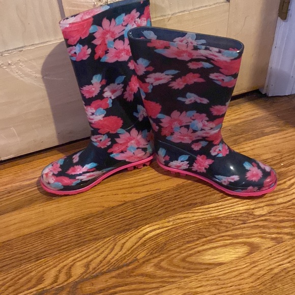 Kids Flowered Rain boots - Picture 2 of 3